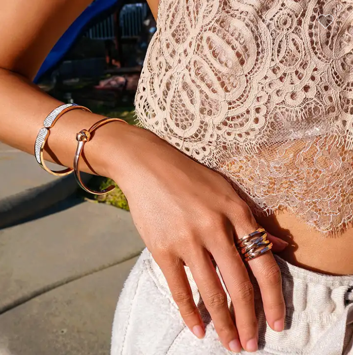 Gold knot bangle deals